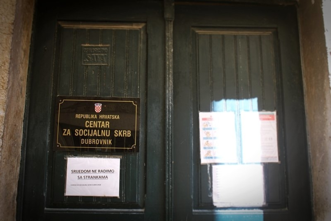 Djelatnici Centra za socijalnu skrb Dubrovnik na sve strane prijavljuju probleme s ravnateljicom, a iz Ministarstva pitaju gdje je njena kikara
