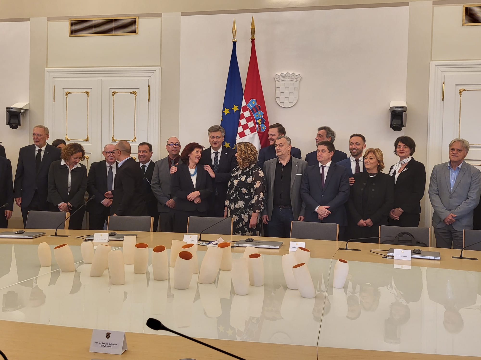 Vlada i sindikati potpisali sporazum o povećanju plaća: Cilj je unaprijediti ekonomski i socijalni standard građana
