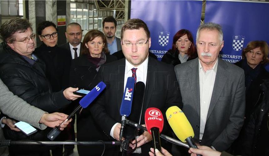 ‘Pomirili’ se Vlada i sindikati javnih službi – Dogovorili povećanje osnovice plaća za tri posto